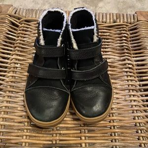 Ugg Rennon High Top Sneaker Kids Size 11